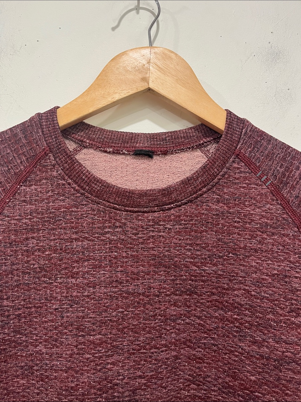 Lululemon Engineered Warmth Long Sleeve Crew in Cassis/ Pomegranate/ Black M - Picture 10 of 14